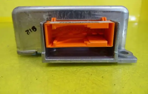 Mercedes-Benz C W202 Airbag control unit/module 0008207926 0285001033