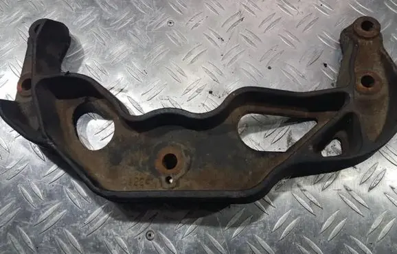 Ford Mondeo MK II Engine mounting bracket 97bb6p096ac