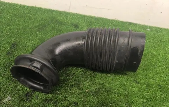 Mercedes-Benz Sprinter W901 W902 W903 W904 Air intake duct part 9065280024