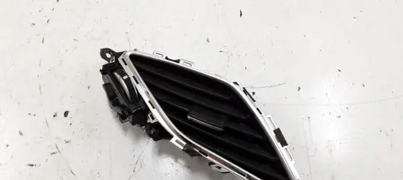 Hyundai i40 Dash center air vent grill U09D02 974103Z000 5565