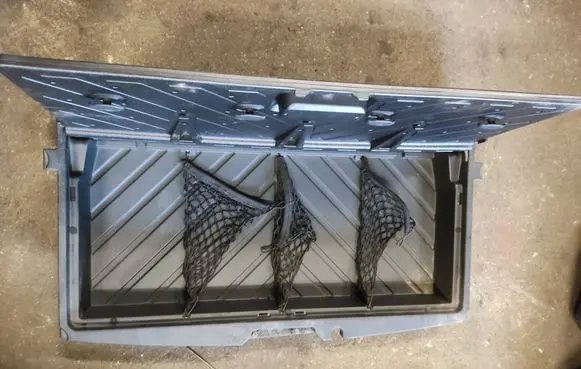 Chrysler 300 - 300C Glove box in trunk 05000034AB
