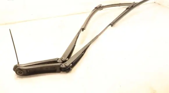 Renault Fluence Front wiper blade arm