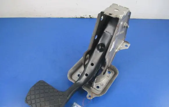 Volkswagen Cross Touran I Accelerator throttle pedal 1T1723057Q