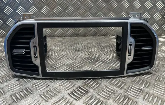 KIA Sportage Dash center air vent grill 84740f14200