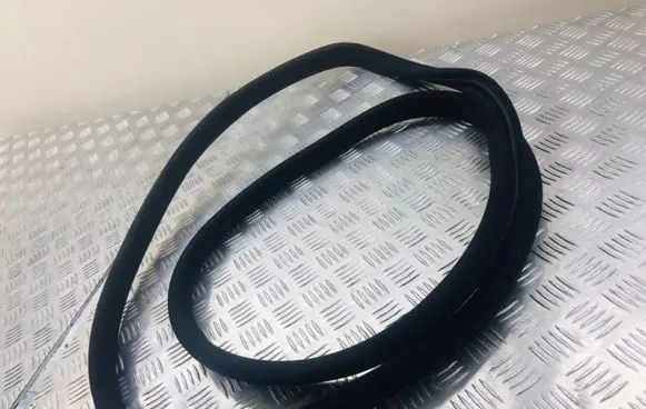 Mercedes-Benz E W211 Rubber seal rear door 