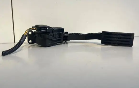 Volvo S40 Accelerator throttle pedal 4M519F836AH