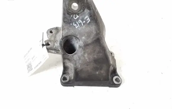 Lexus IS 220D-250-350 Engine mounting bracket 12315-26010