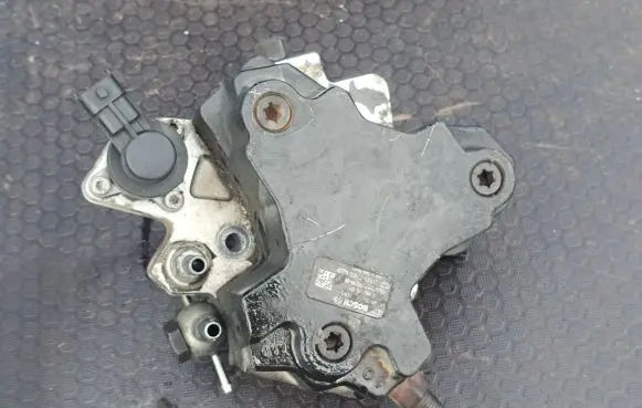 Hyundai Santa Fe Fuel injection high pressure pump 0445010121 3310027400