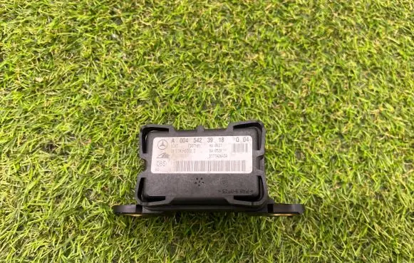 Mercedes-Benz S W221 ESP acceleration yaw rate sensor A0045423918