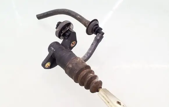 Volkswagen PASSAT B5 Clutch master cylinder 8e1721401