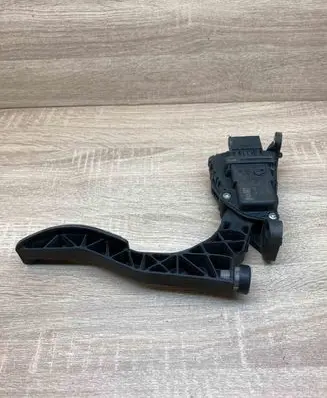 Audi A6 S6 C6 4F Accelerator throttle pedal 4F1723523A 6PV008984