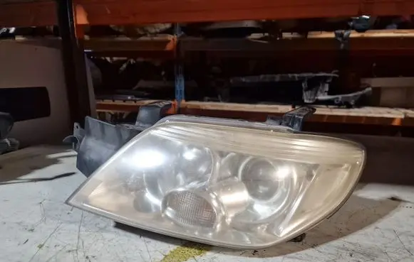 Mitsubishi Outlander Headlight/headlamp