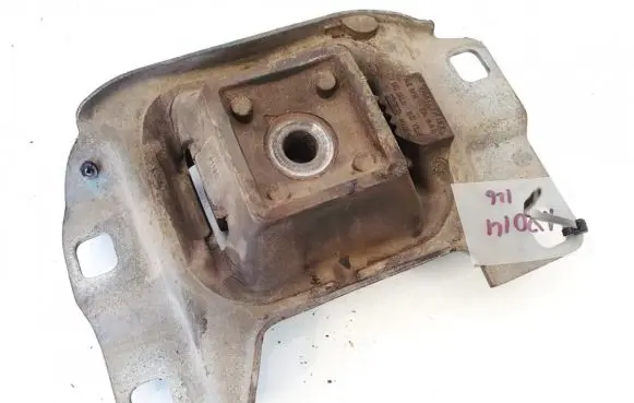 Volvo S40 Engine mount bracket 3m517m121 3m51-7m121