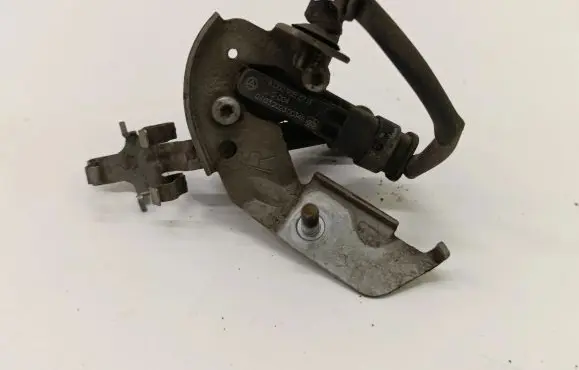 Mercedes-Benz C W206 Rear air suspension level height sensor A0009053713