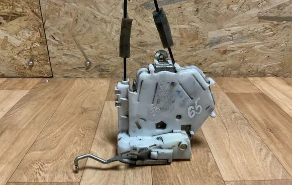 Honda FR-V Rear door lock SJDR