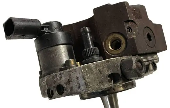 BMW 7 E65 E66 Fuel injection high pressure pump 7795713 008445 0445010126
