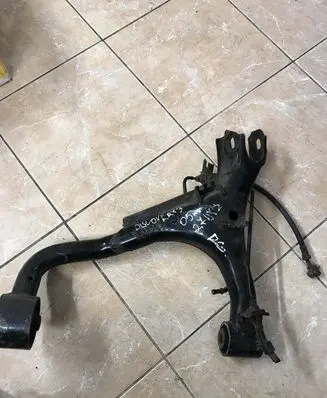 Land Rover Discovery 3 - LR3 Front lower control arm/wishbone