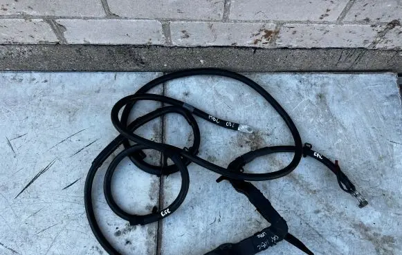 Mercedes-Benz C W204 Positive cable (battery) A2045463280 A2045403510