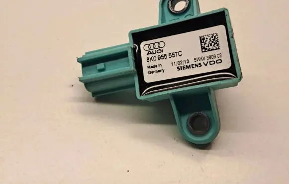 Audi A4 S4 B8 8K Airbag deployment crash/impact sensor 8K0955557C 5WK4380902