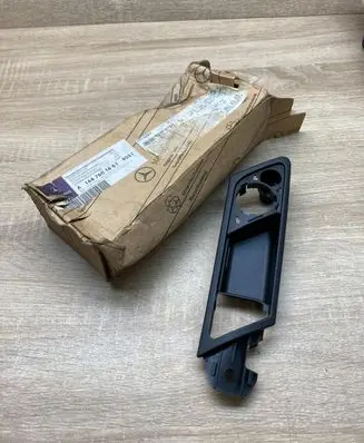 Mercedes-Benz ML W164 Other front door trim element A1647601661 JCI164