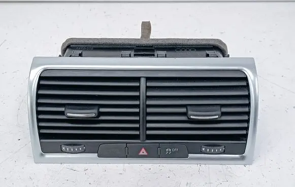Audi Q7 4L Dash center air vent grill 4L0820951