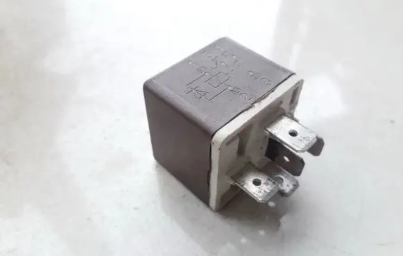 Renault Laguna I Other relay 7700810929B 7700810929-B