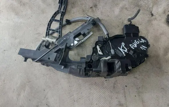 Ford Galaxy Front door lock 8M2AR21813CA A048317