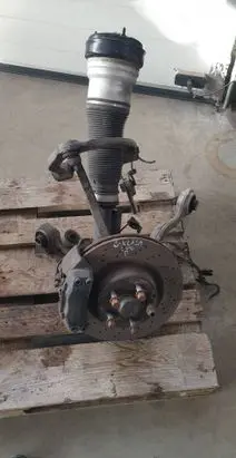 Mercedes-Benz S W220 Front wheel hub spindle knuckle 