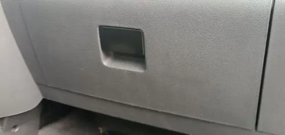 Volkswagen Fox Glove box