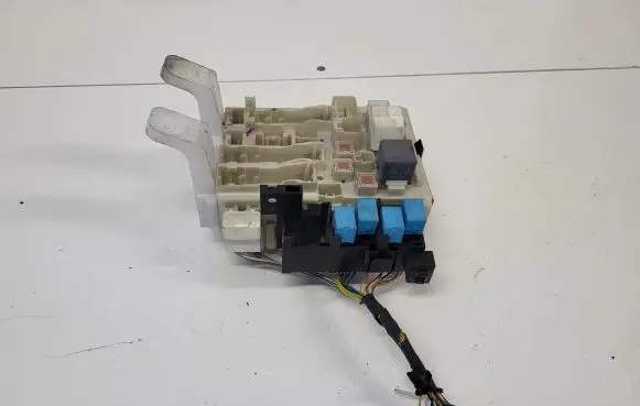 Toyota RAV 4 (XA30) Fuse module 5K251033