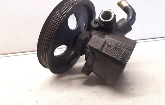 Mitsubishi Carisma Power steering pump MR131033 26043424MA