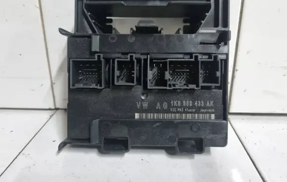 Volkswagen Jetta V Comfort/convenience module 1K0959433AK S0401H030