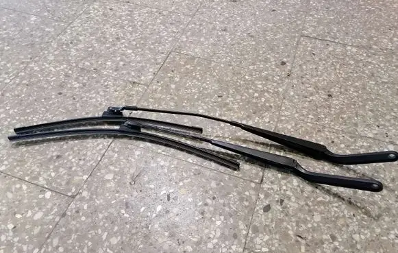 BMW X5 E70 Windshield/front glass wiper blade 73604201