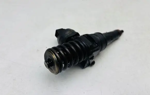 Volkswagen PASSAT B6 Fuel injector 038130080AX