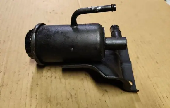 Chrysler PT Cruiser Power steering fluid tank/reservoir 04272426AA