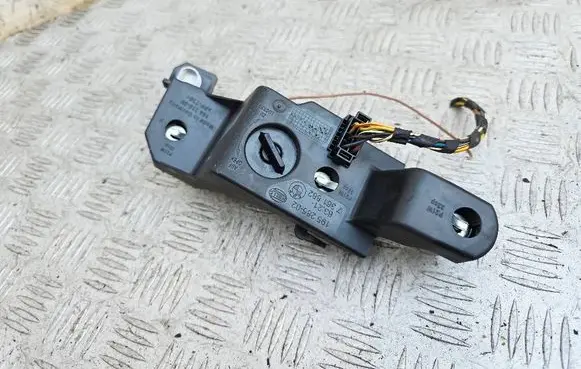 BMW 5 E60 E61 Tail light bulb cover holder 7361882 63217361882