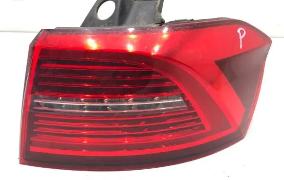 Volkswagen PASSAT B8 Rear/tail lights 
