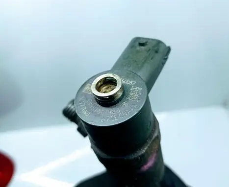 Opel Insignia A Fuel injector 0445110423