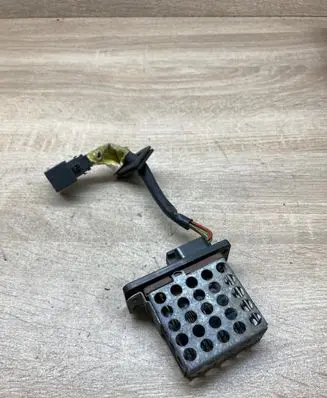 Coolant fan relay