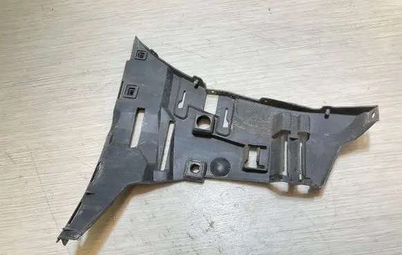 Volvo S60 Front bumper mounting bracket 09190304