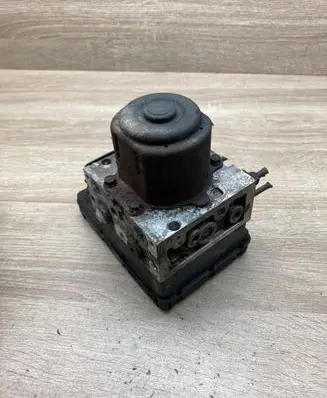 Toyota Corolla Verso E121 ABS Pump 4451013070 8954113040