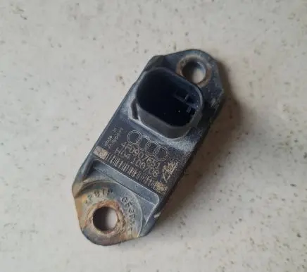 Volkswagen PASSAT CC Acceleration sensor 4F0907651