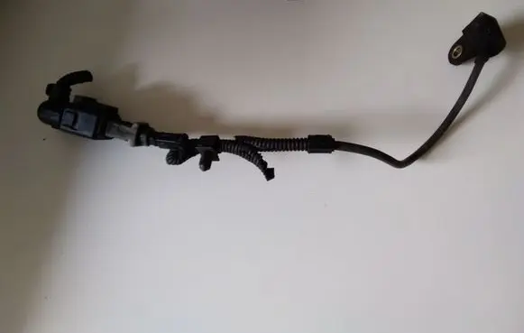 Volkswagen Golf IV Crankshaft position sensor 9805940
