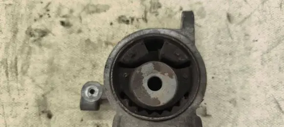 Nissan Murano Z52 Engine mount bracket