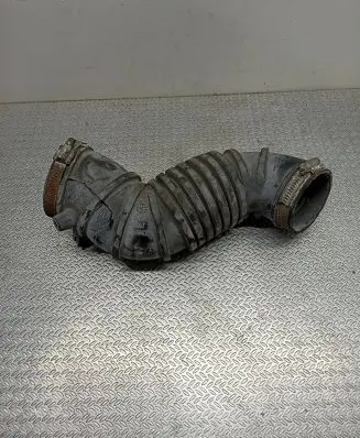 Mitsubishi Carisma Air intake hose/pipe MR126841