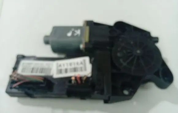 Renault Fluence Front door window regulator motor 0130822479