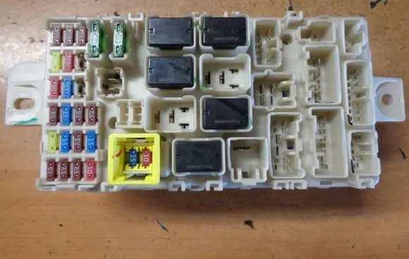 Mitsubishi Space Star Fuse module 8637A972