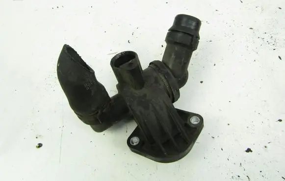 Audi A4 S4 B7 8E 8H Thermostat housing 