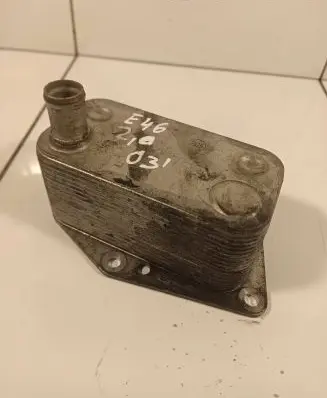 BMW 3 E46 Engine oil radiator 7787698 5989070102