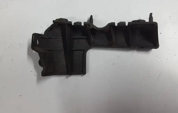 Audi A4 S4 B7 8E 8H Front bumper mounting bracket 